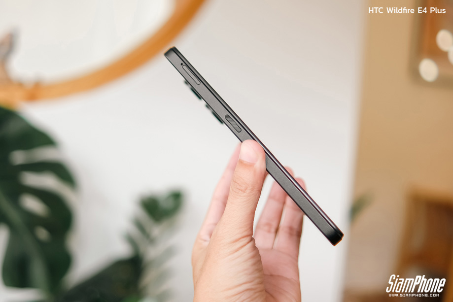 بررسی گوشی HTC Wildfire E4 Plus
