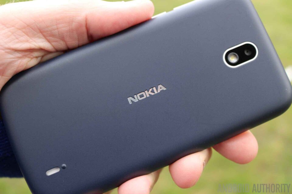 بررسی گوشی Nokia 1