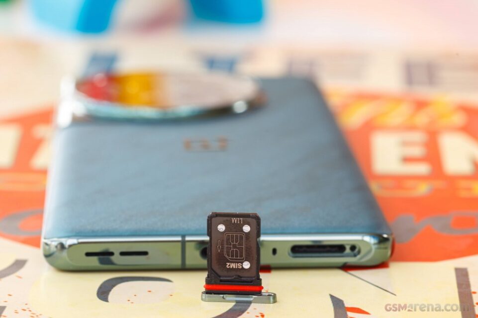 بررسی گوشی OnePlus 12