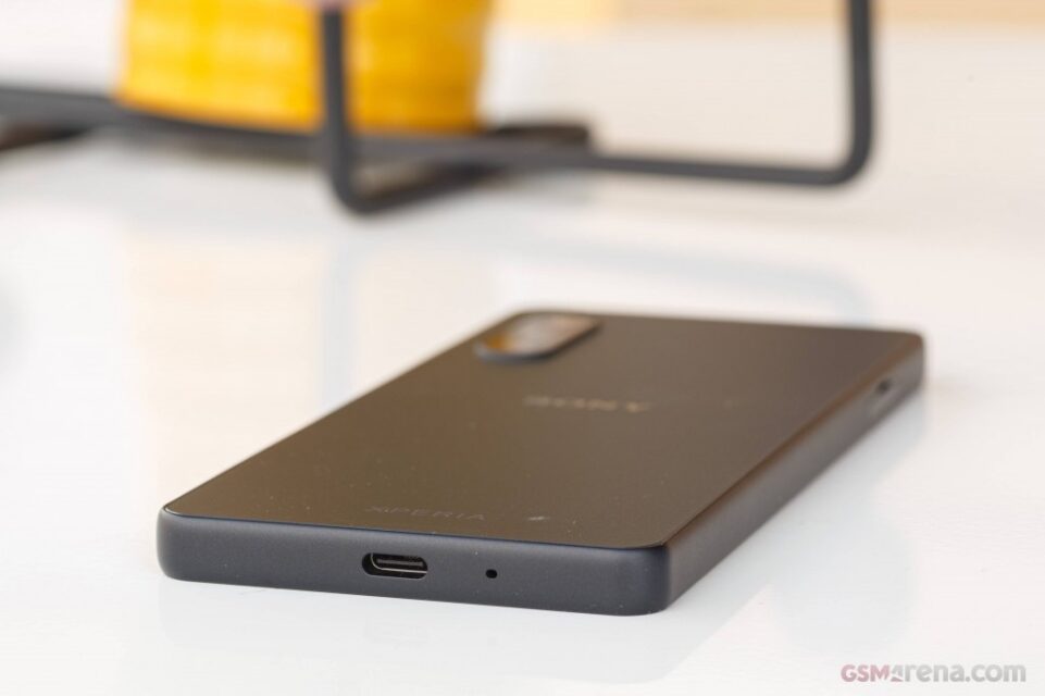 مقایسه Xperia 10 V و Pixel 7a