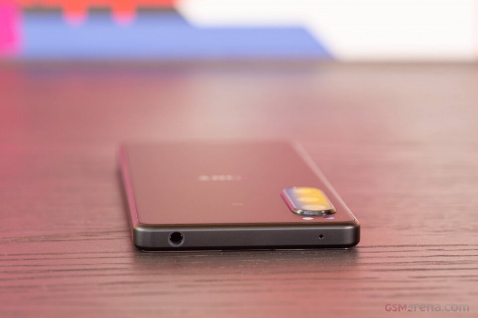 مقایسه Vivo X80 Pro و Sony Xperia 5 IV