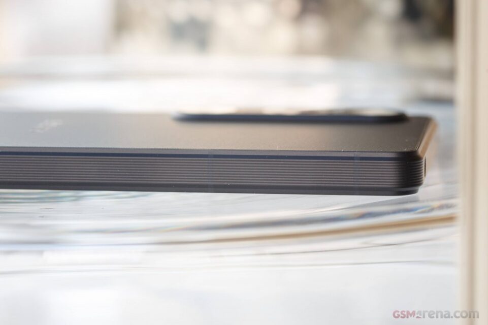 مقایسه Sony Xperia 1 V و OnePlus 12