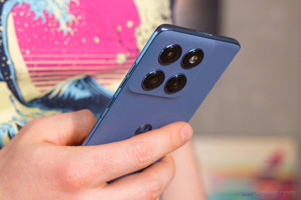 بررسی گوشی Motorola Edge 60 Fusion