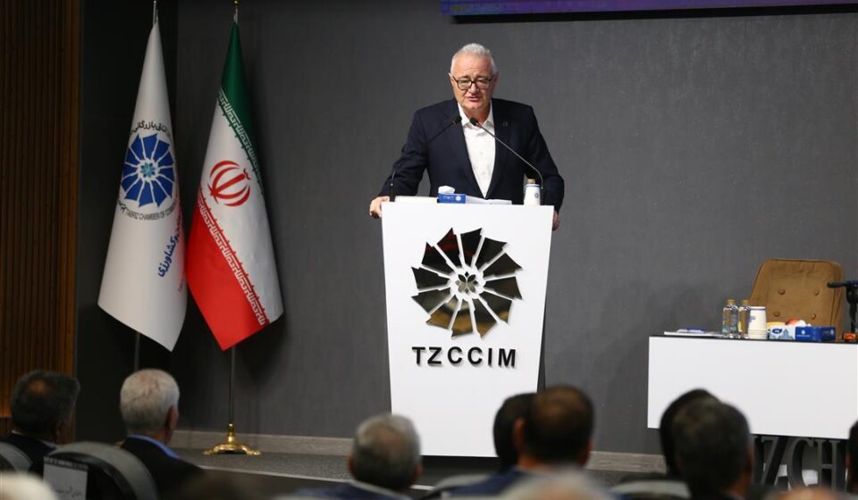 تا زمانی که ارز تک‌ نرخی نشود، مشکلات پابرجاست