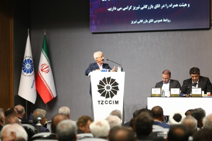 لزوم تخصیص تسهیلات برای ایجاد گلخانه‌ ها در آذربایجان‌ شرقی