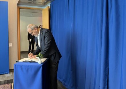 یادداشت پزشکیان در دفتر سازمان ملل؛ چه پیامی به جهان فرستاد؟