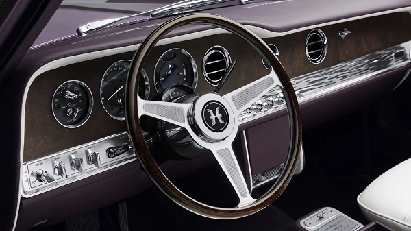 Halcyon rolls royce corniche02