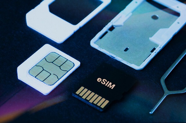 آینده سیم کارت الکترونیکی (eSIM) و جایگزینی سیم کارت فیزیکی