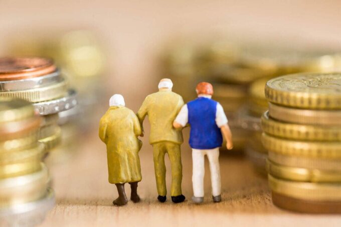 خرید طلا یا بیمه؟ مقایسه ریسک‌ ها و بازدهی‌ ها از نگاه تامین اجتماعی