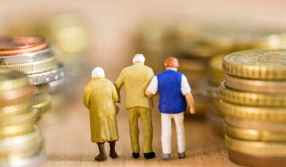 خرید طلا یا بیمه؟ مقایسه ریسک‌ ها و بازدهی‌ ها از نگاه تامین اجتماعی