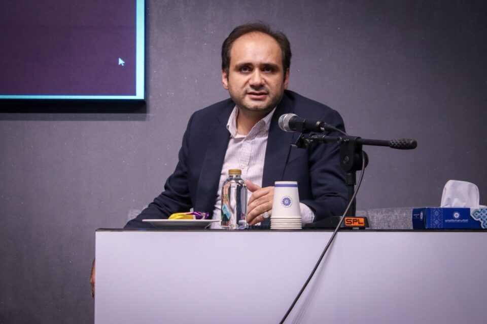 می‎‌توانیم از بحران‌ های موجود عبور کنیم