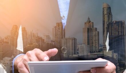 مقایسه اپلیکیشن مناسب برای سرمایه‌گذاری در دبی