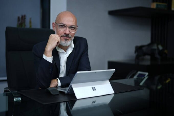 گفت‌وگو با جناب آقای بوستانی، رئیس هیأت‌مدیره شرکت کارگزاری آسمان