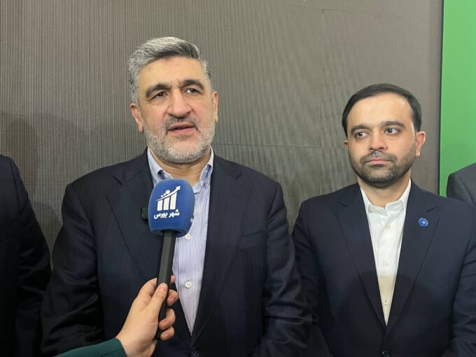 بستن کدهای بورسی سلیقه‌ای نیست/ جنس بازار سرمایه احتیاط است